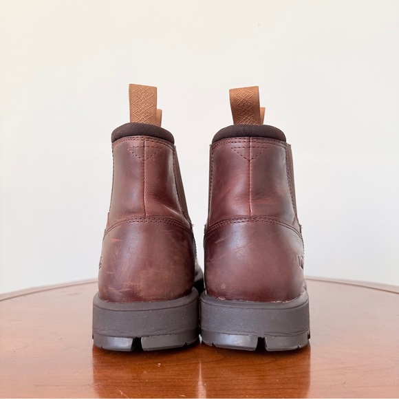 UGG Men's Hillmont Chestnut Leather Winter Chelsea Boot | US 9 - Picture 2 of 9